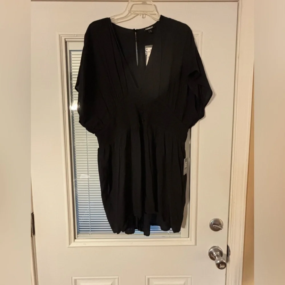 NWT Express Romper - Picture 2 of 8